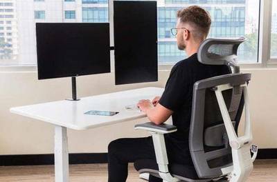 當內嵌顯示屏成為趨勢,什么都要管的智能辦公桌變&ldquo;雞肋&rdquo;了嗎?